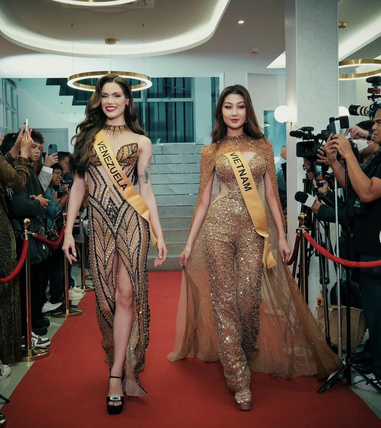 Cú "lật kèo" ngoạn mục của Quế Anh ở Miss Grand International 2024: Trước làm gì cũng bị công kích, giờ dẫn đầu cuộc đua vào Top 10 - Ảnh 4.