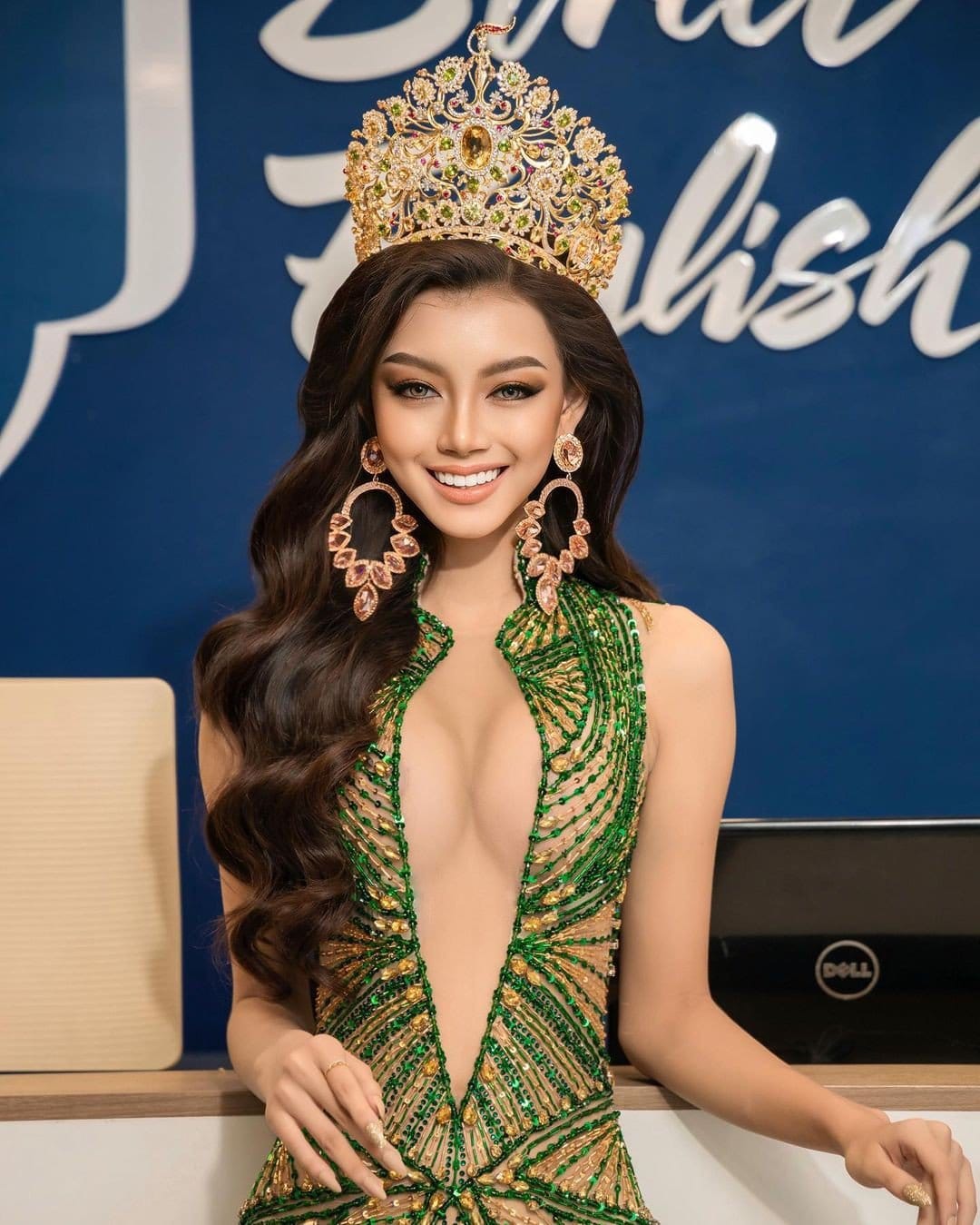 Nóng: Ông Nawat chính thức thu hồi danh hiệu Á hậu 2 của Miss Grand Myanmar sau hành vi ném vương miện trên sân khấu- Ảnh 2.