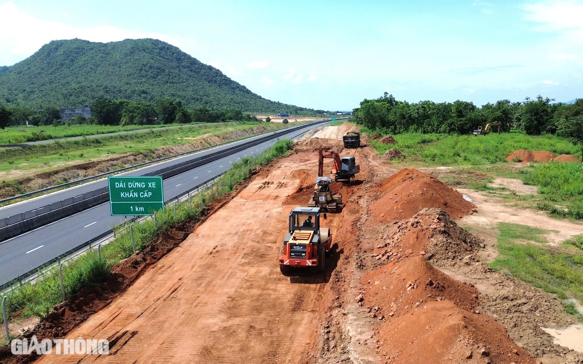 Hoàn thành 50km đường gom bổ sung trên 3 tuyến cao tốc trong năm 2025