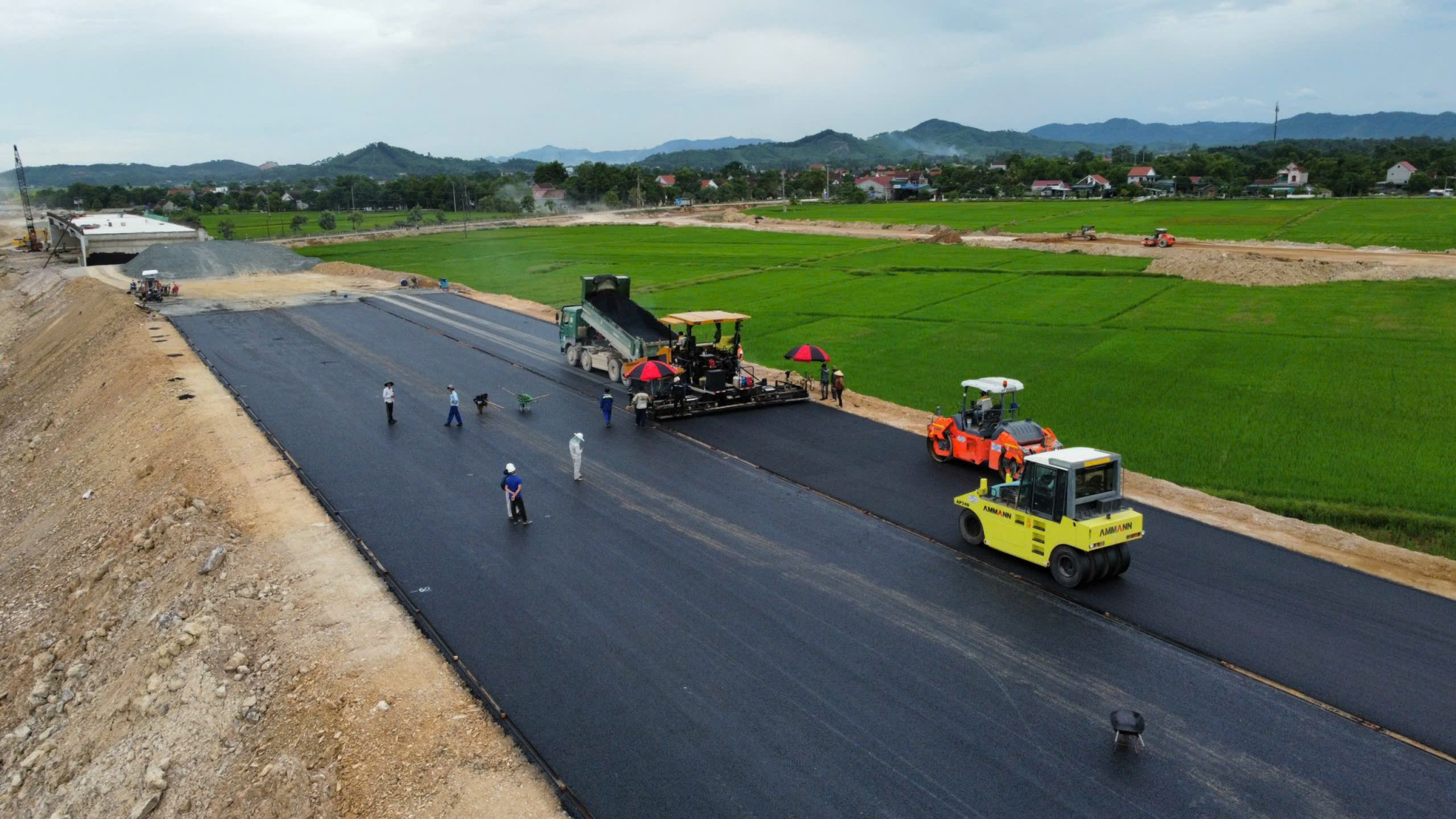 Cao tốc Bắc - Nam giai đoạn 2 đã giải ngân hơn 24.000 tỷ đồng- Ảnh 1.