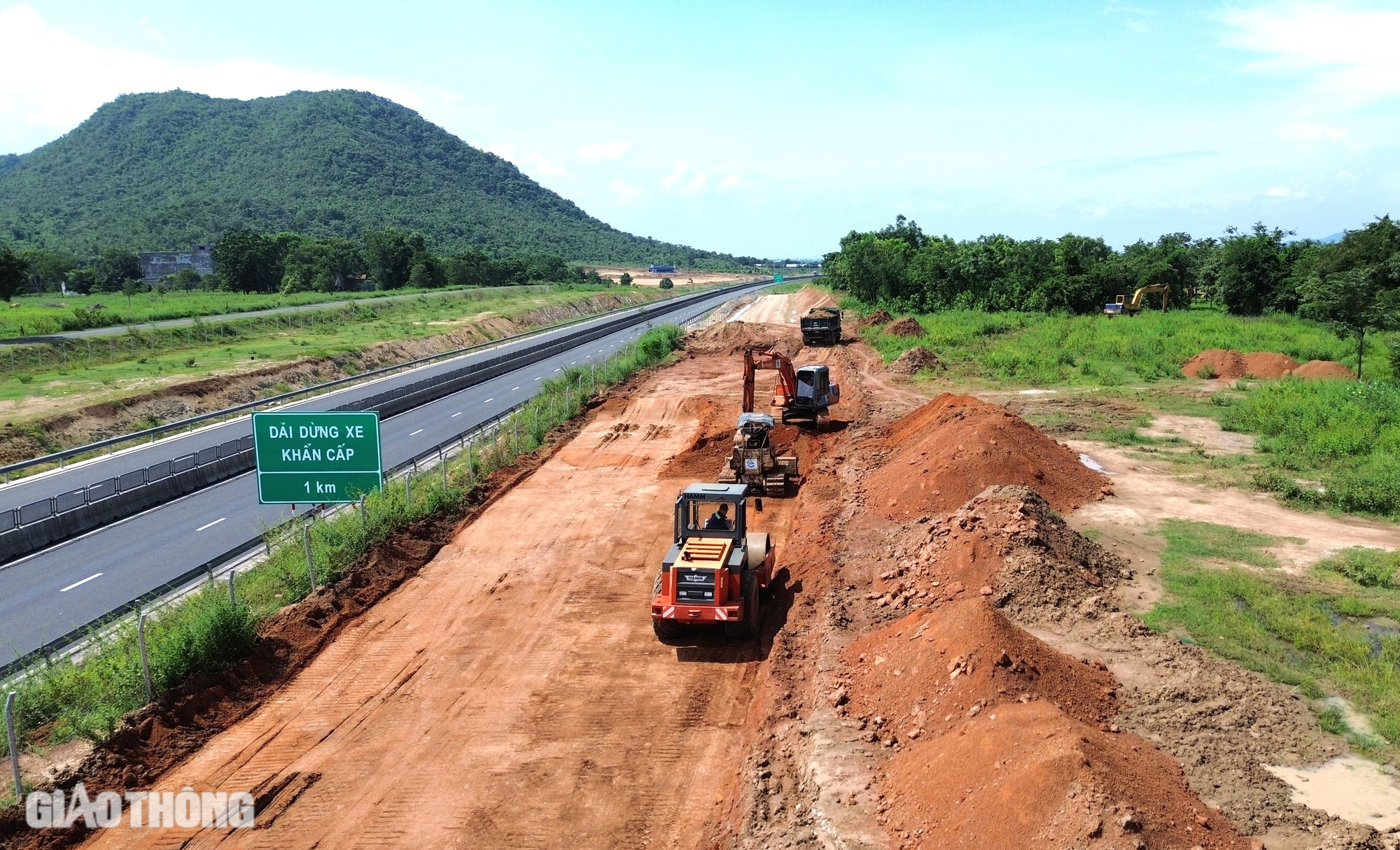 Hoàn thành đường gom dân sinh cao tốc Vĩnh Hảo - Phan Thiết trong năm nay- Ảnh 1.