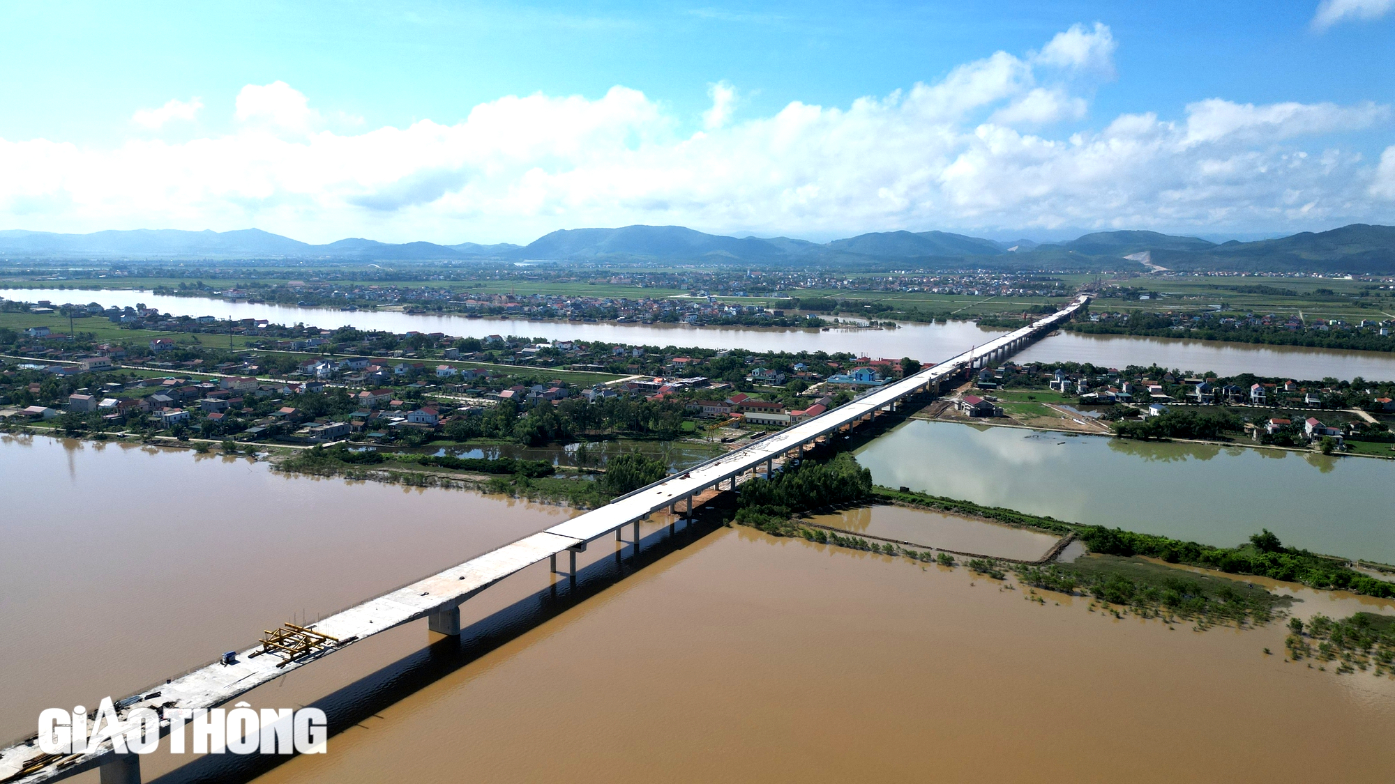 Cao tốc Bắc - Nam qua Quảng Bình: Nhiều gói thầu vượt tiến độ 10 tháng- Ảnh 9.