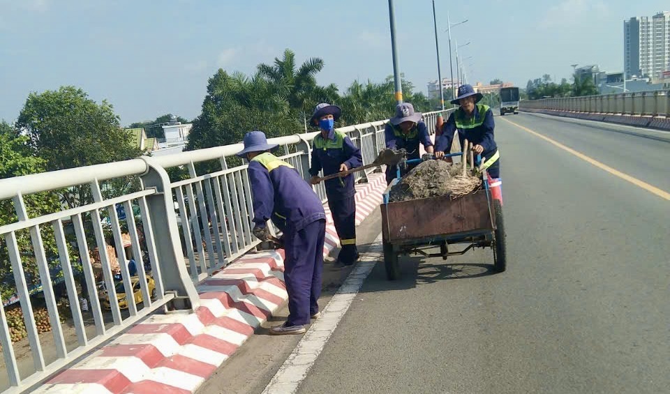 Xuyên đêm duy tu, dặm vá loạt đường lớn ở Đồng Nai- Ảnh 8.