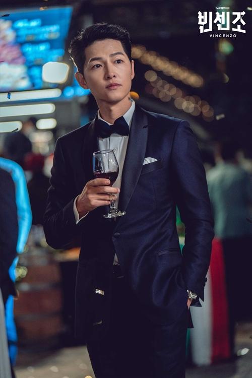 Song Joong Ki đang gặp nguy hiểm- Ảnh 4.