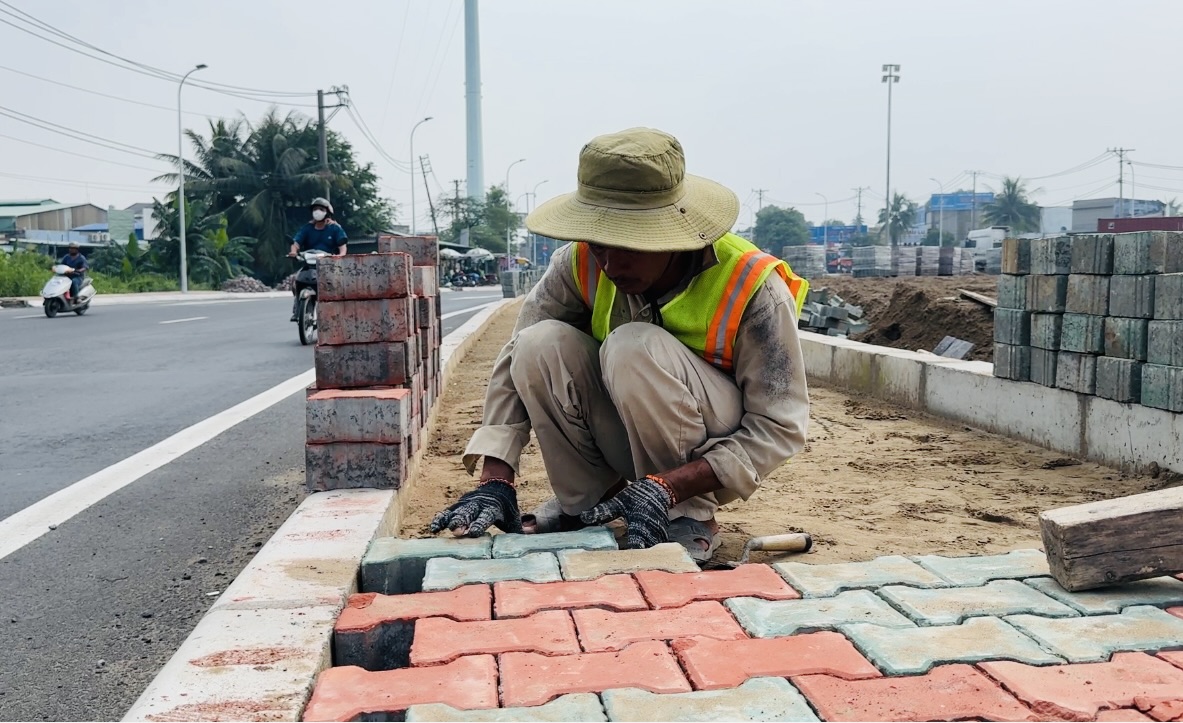 Cận cảnh đoạn cao tốc Bến Lức - Long Thành sắp khai thác- Ảnh 14.