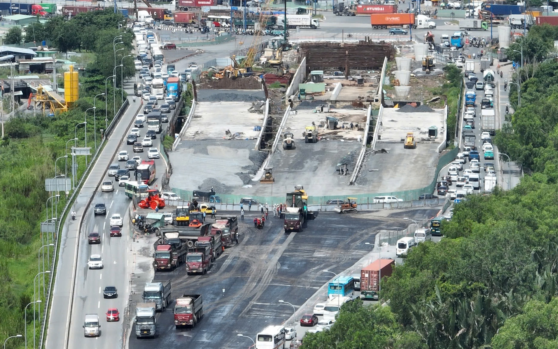 Loạt dự án giao thông trọng điểm ở TP.HCM: Tiến độ tốt, vì sao giải ngân vẫn thấp?