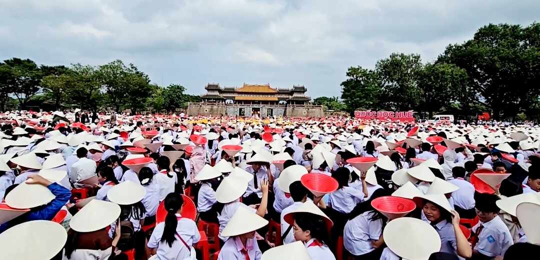 Học sinh Huế sẽ cùng đội nón lá cổ vũ chung kết Đường lên đỉnh Olympia- Ảnh 2.