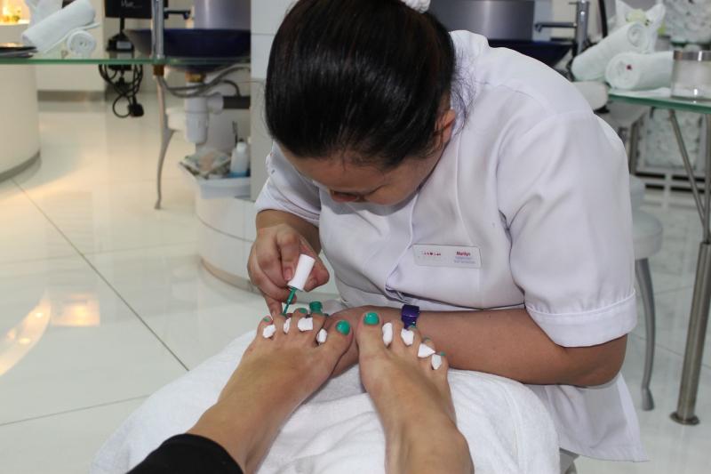 Có nên làm nail ở Dubai không? xin việc làm nail ở Dubai dễ hay khó?