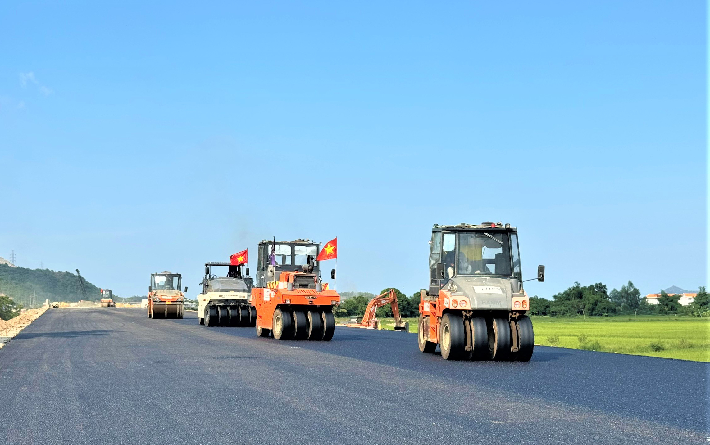 Hợp long cầu dài nhất cao tốc Vân Phong - Nha Trang- Ảnh 12.