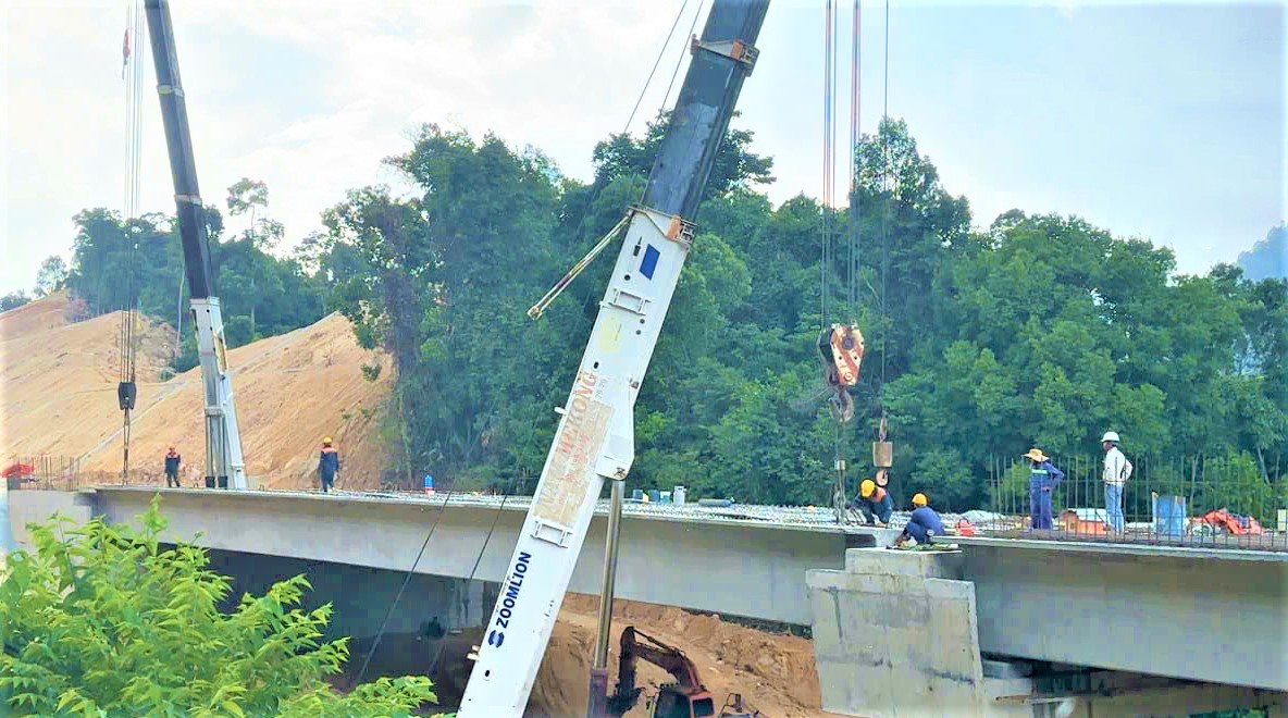 Hợp long cầu dài nhất cao tốc Vân Phong - Nha Trang- Ảnh 9.