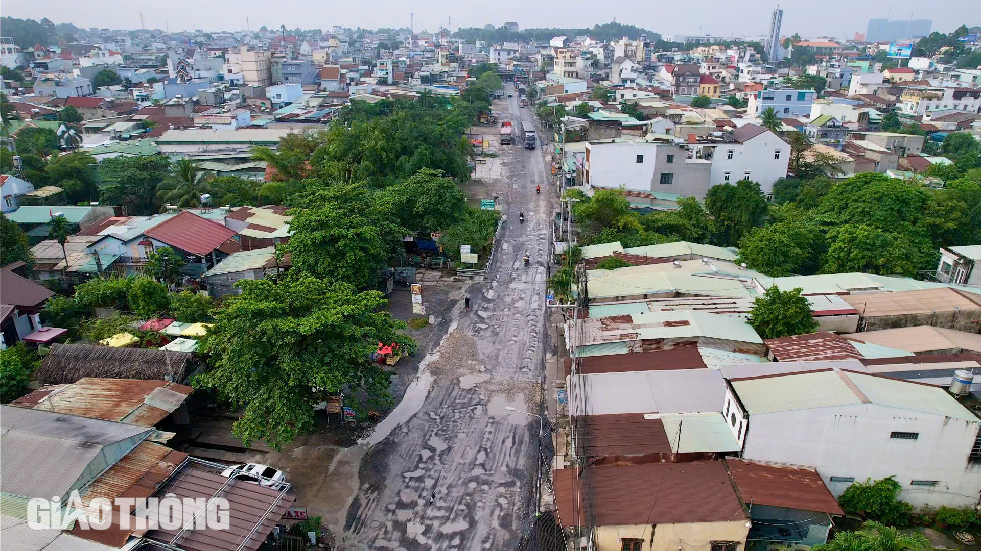 Hối hả thi công sửa chữa tuyến đường "đau khổ" ở Đồng Nai- Ảnh 1.