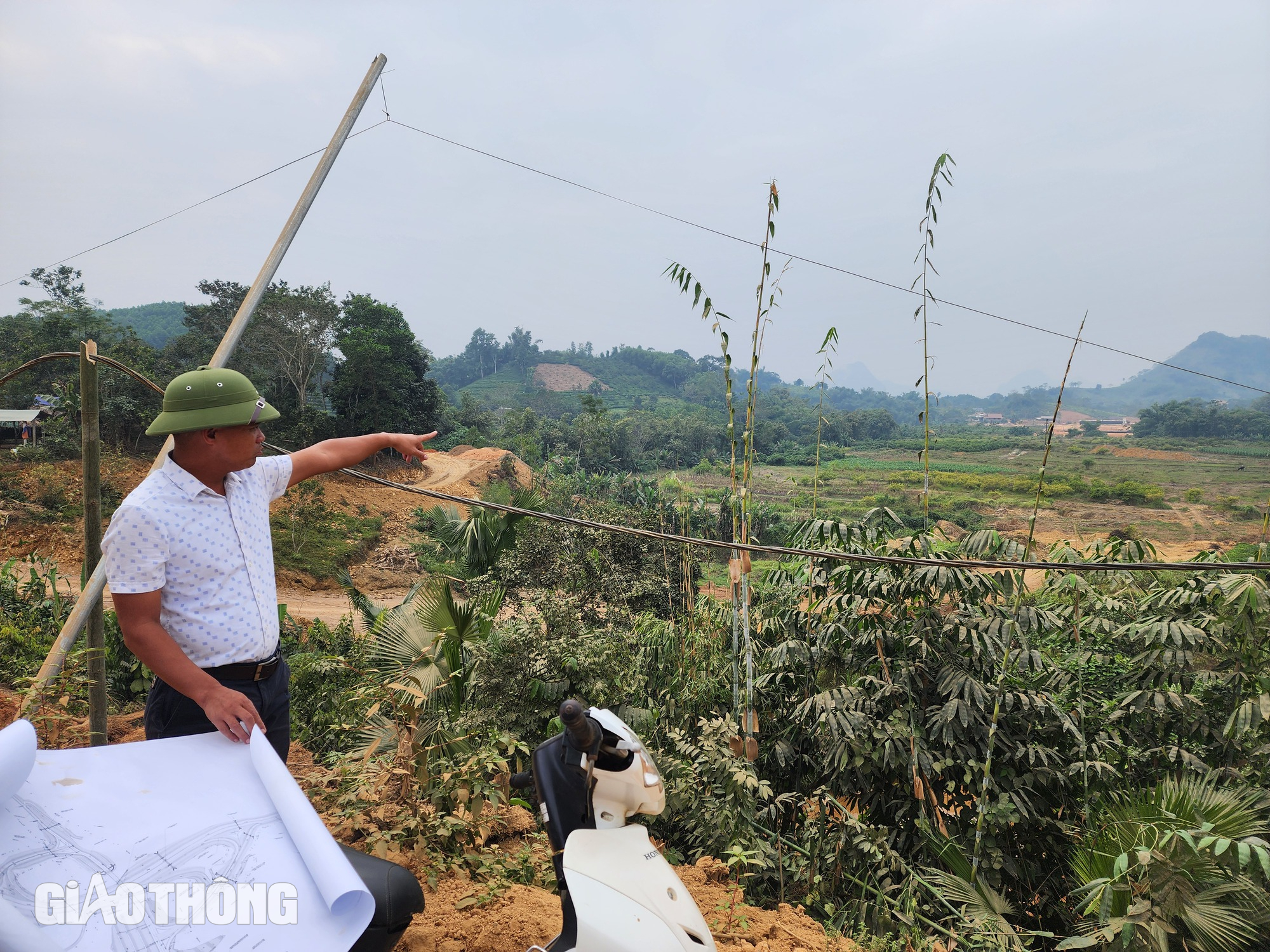 Mặt bằng "xôi đỗ", nhà thầu cao tốc Tuyên Quang - Hà Giang thi công cầm chừng- Ảnh 2.