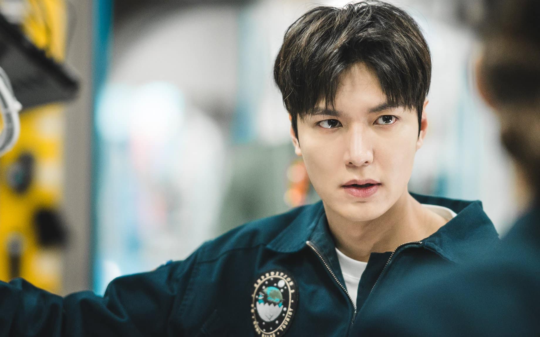 Lee Min Ho làm gì mà gây sốt?