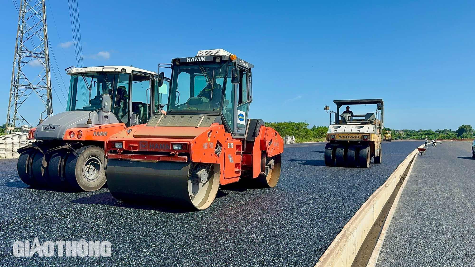 Nỗ lực thông xe cao tốc Biên Hòa - Vũng Tàu đoạn 3 vào 30/4/2025- Ảnh 3.