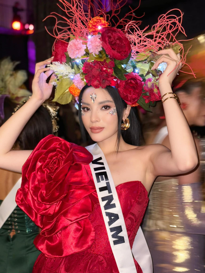 Kỳ Duyên bị Chủ tịch Miss Universe thái độ, xô đẩy khi chụp ảnh chung?- Ảnh 6.