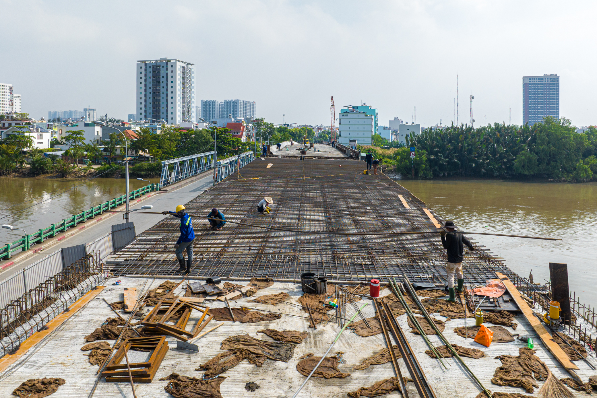 Cận cảnh cầu Phước Long sắp thông xe sau nhiều năm lỡ hẹn- Ảnh 6.