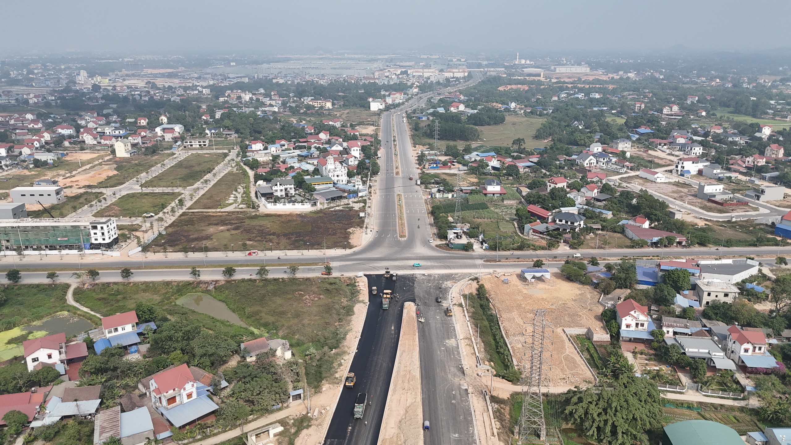 Đường liên kết vùng, nối Bắc Giang với Thái Nguyên và Vĩnh Phúc sắp hoàn thành- Ảnh 1.