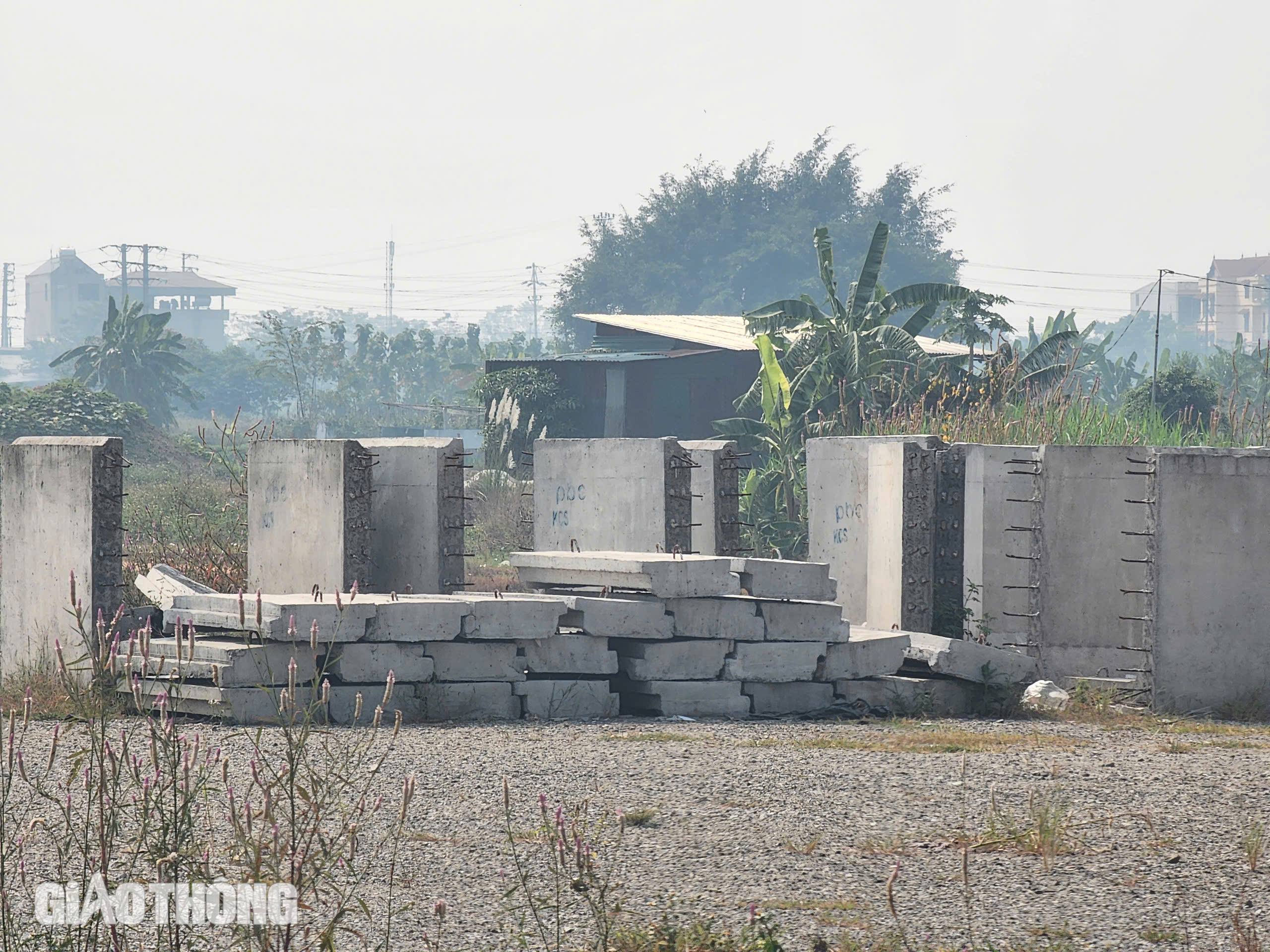 Chủ đầu tư hết vốn, nhà thầu dừng thi công tuyến đường trăm tỷ ở Vĩnh Phúc- Ảnh 8.