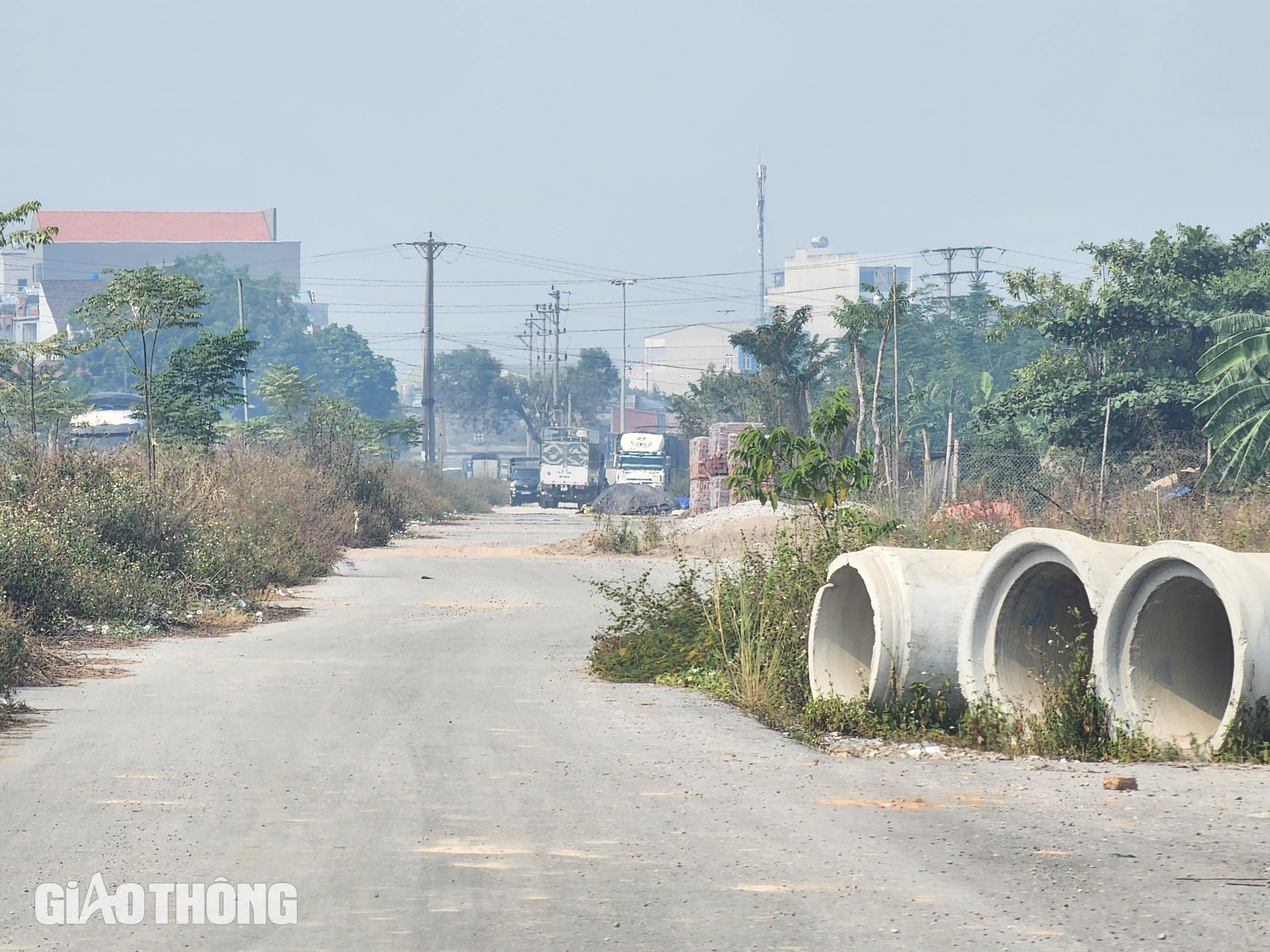 Chủ đầu tư hết vốn, nhà thầu dừng thi công tuyến đường trăm tỷ ở Vĩnh Phúc- Ảnh 5.