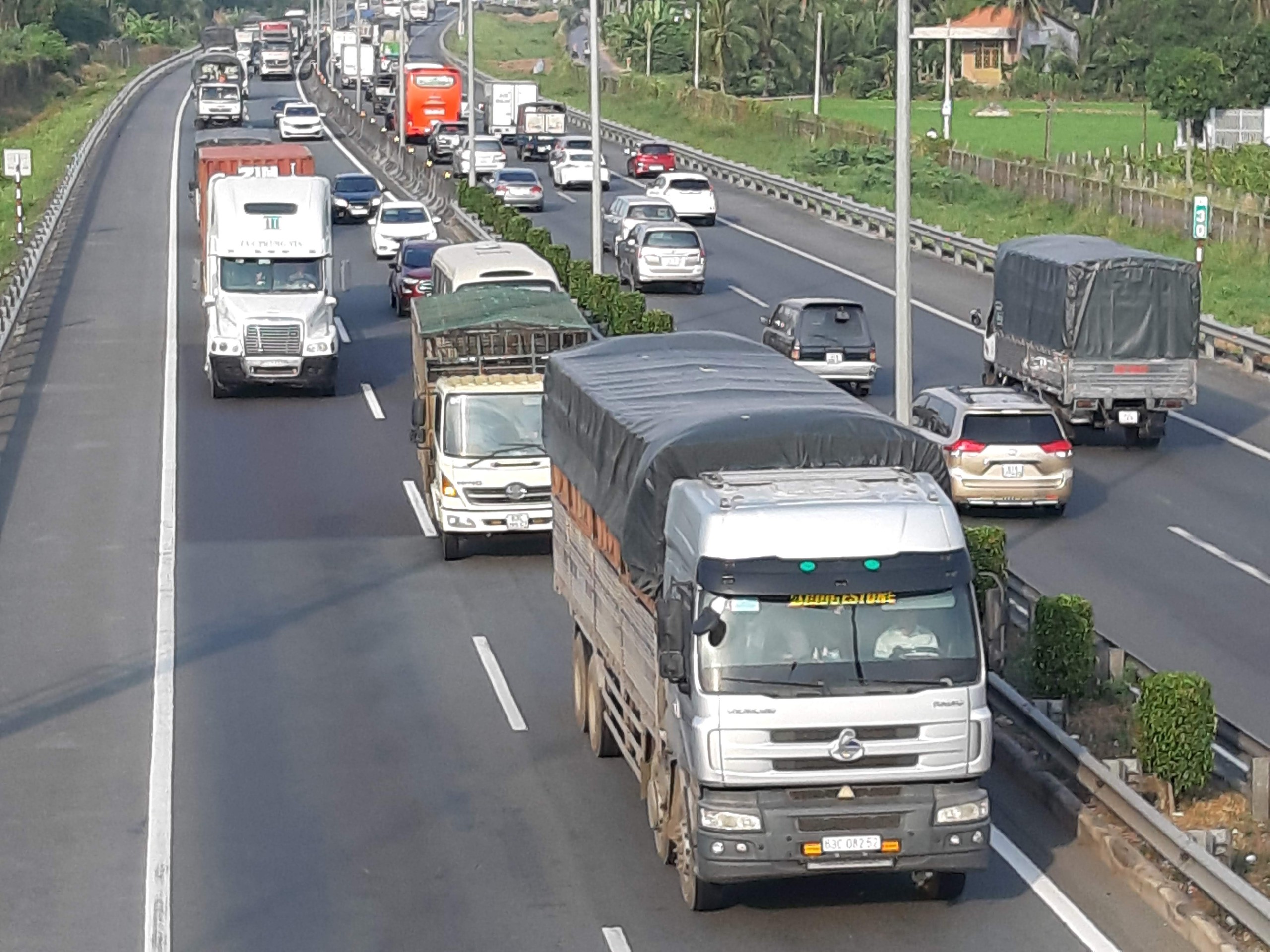 Kiến nghị đầu tư trạm dừng nghỉ ở nút giao đường Vành đai 3 với cao tốc Bến Lức-Long Thành- Ảnh 2.