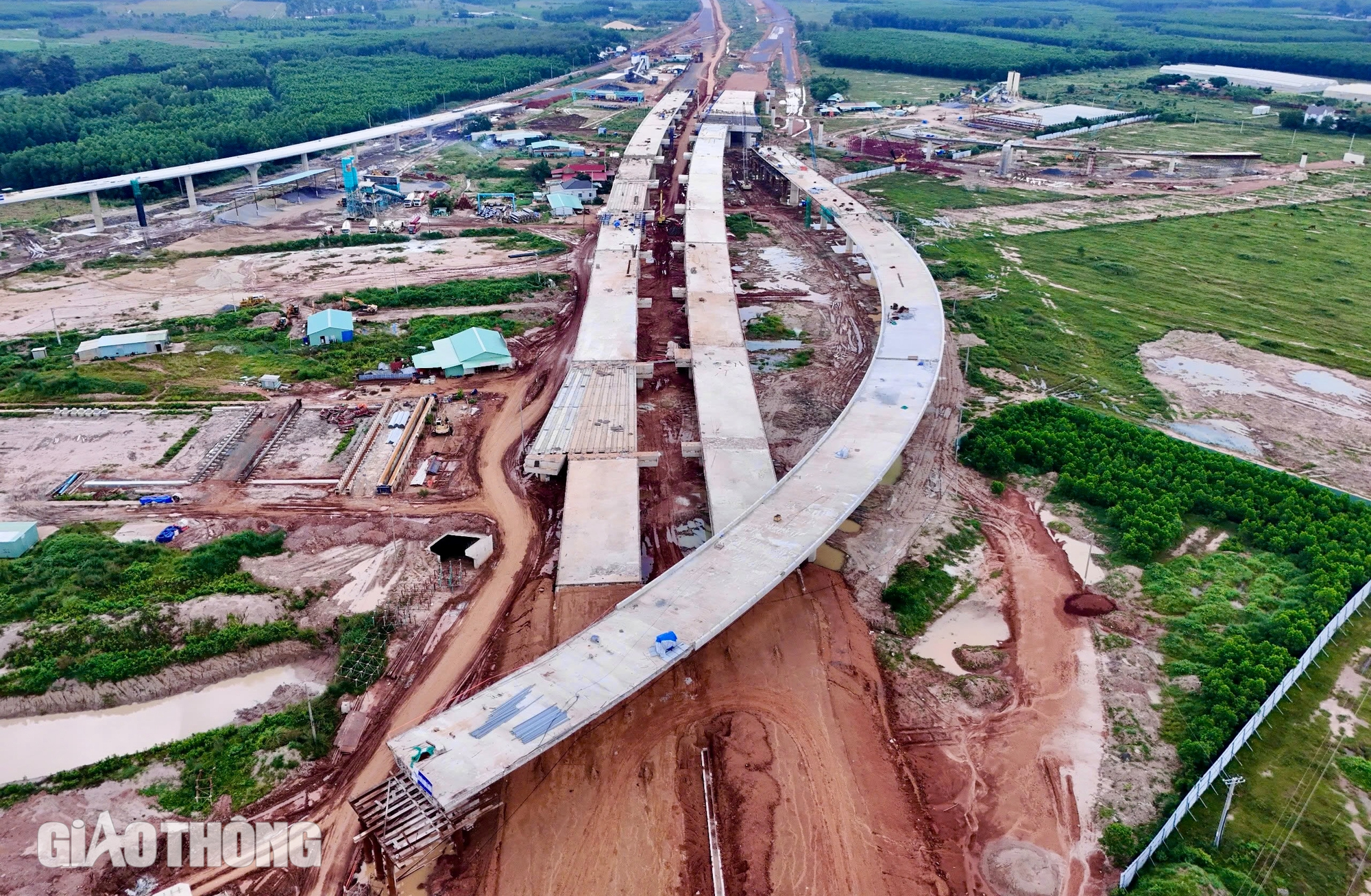 Toàn cảnh thi công hai nút giao lớn dẫn vào sân bay Long Thành- Ảnh 7.