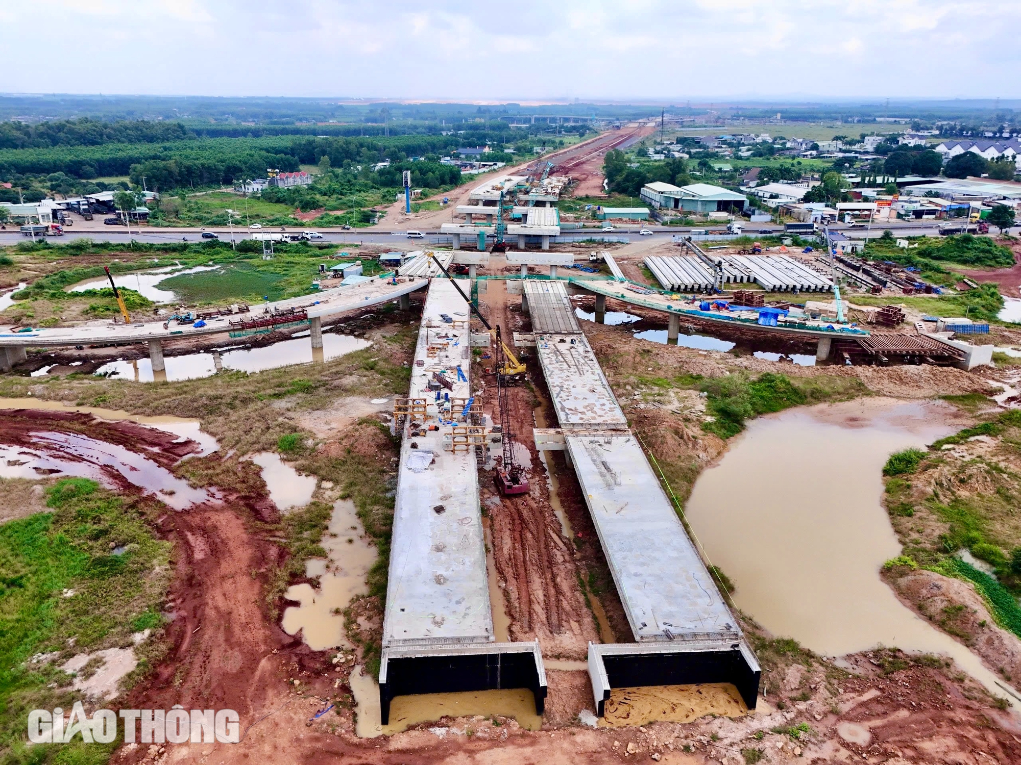 Toàn cảnh thi công hai nút giao lớn dẫn vào sân bay Long Thành- Ảnh 9.