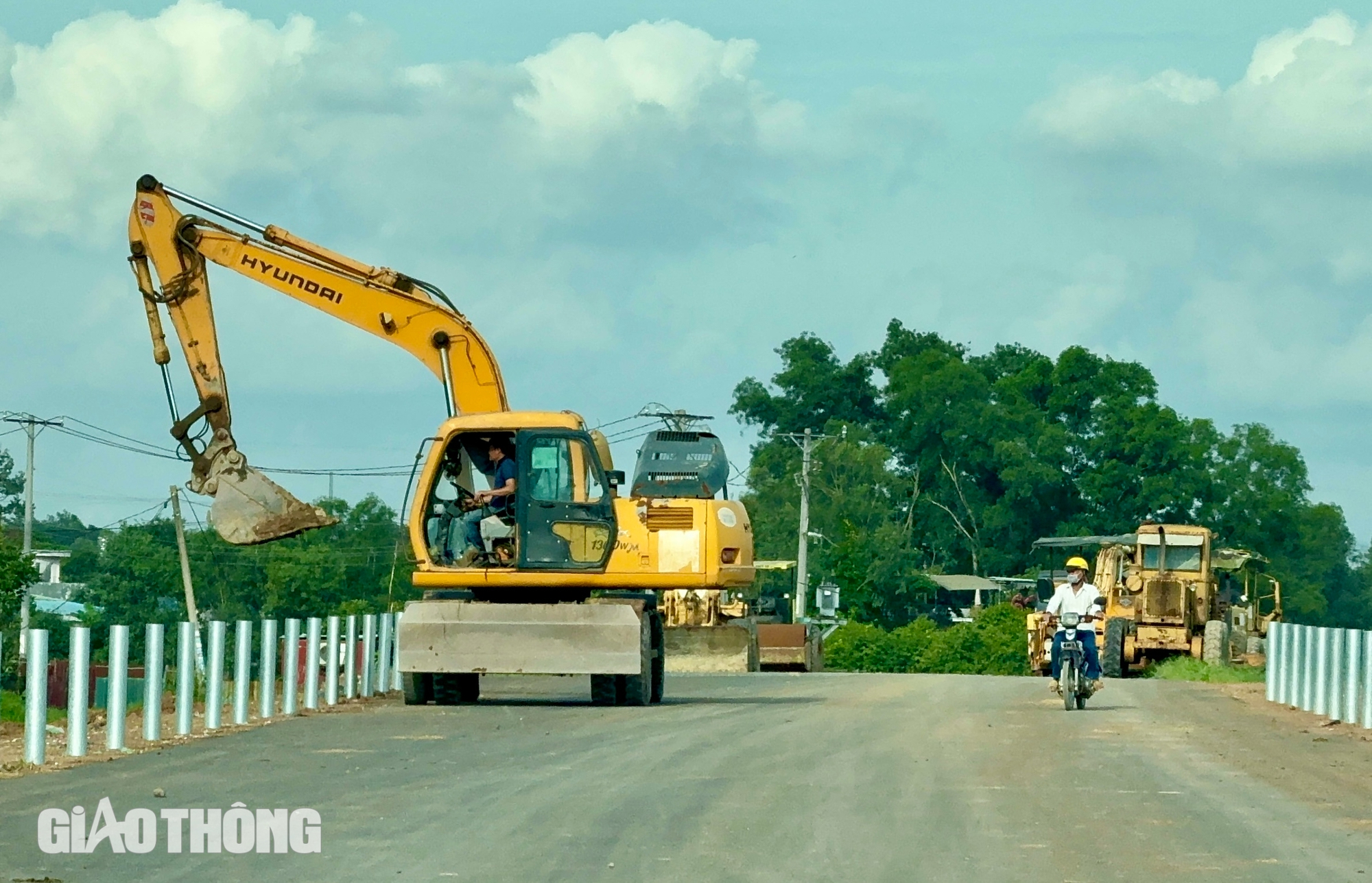 Hiện trạng nút giao cao tốc Bến Lức - Long Thành với QL51 trước ngày làm cầu vượt- Ảnh 10.