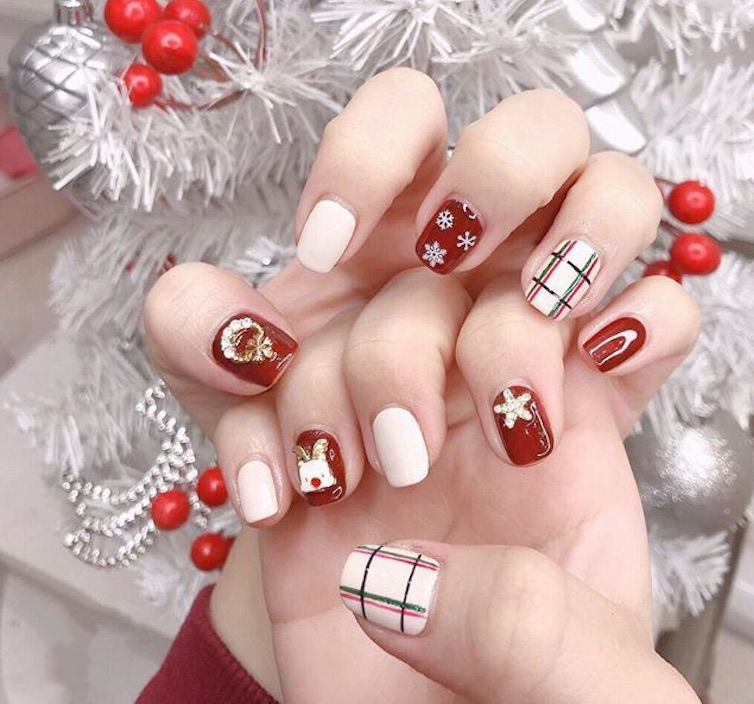 Top 5 mẫu nail noel đẹp đơn giản có thể làm tại nhà