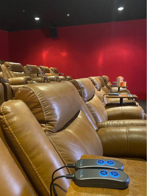 Có gì tại phòng chiếu Gold Class rạp Starlight Cinema? - Ảnh 2.