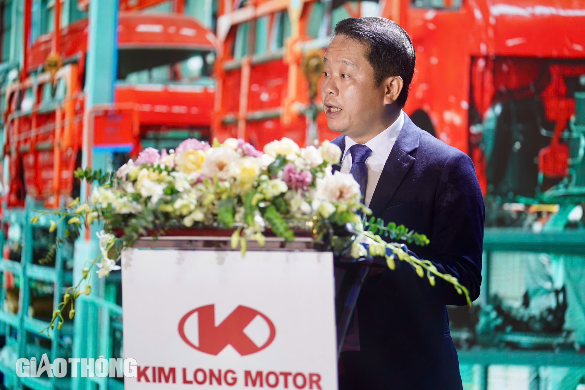 "Vua hầm" Đèo Cả đặt hàng xe Kimlong Motor khi khai trương showroom đầu tiên tại TP.HCM- Ảnh 2.