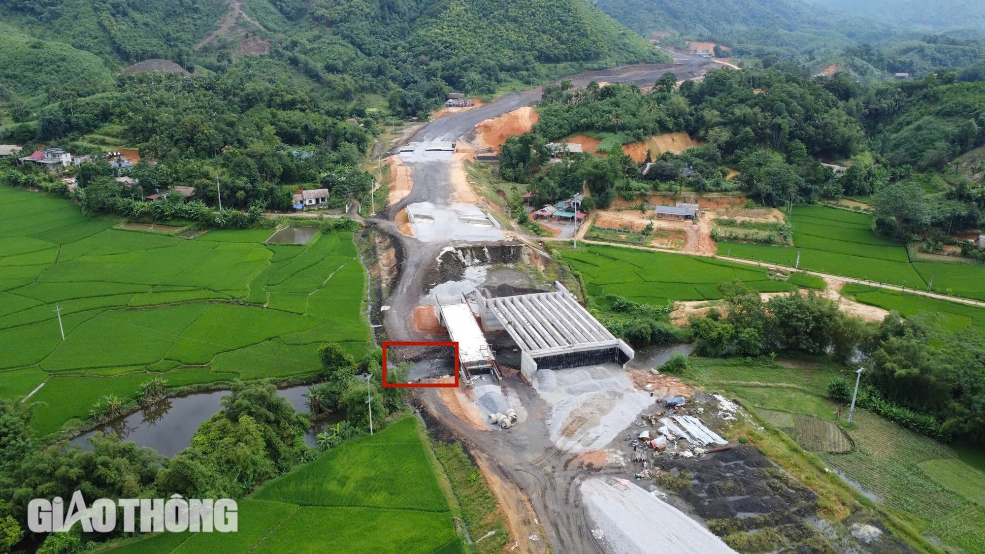 Cao tốc Tuyên Quang - Hà Giang: Dầm mưa thi công, quyết tâm đưa dự án về đích đúng hẹn- Ảnh 4.