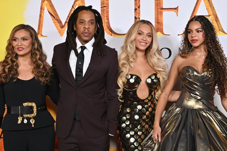 Jay-Z xuất hiện công khai cùng Beyoncé sau cáo buộc hiếp dâm, cô con gái 12 tuổi gây chú ý - Ảnh 2.