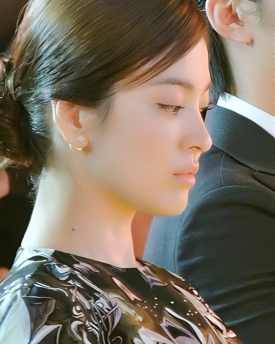 Góc nghiêng “vạn người mê” của dàn mỹ nhân Hàn: Song Hye Kyo đẹp hoàn hảo nhưng có người còn xuất sắc hơn?- Ảnh 3.