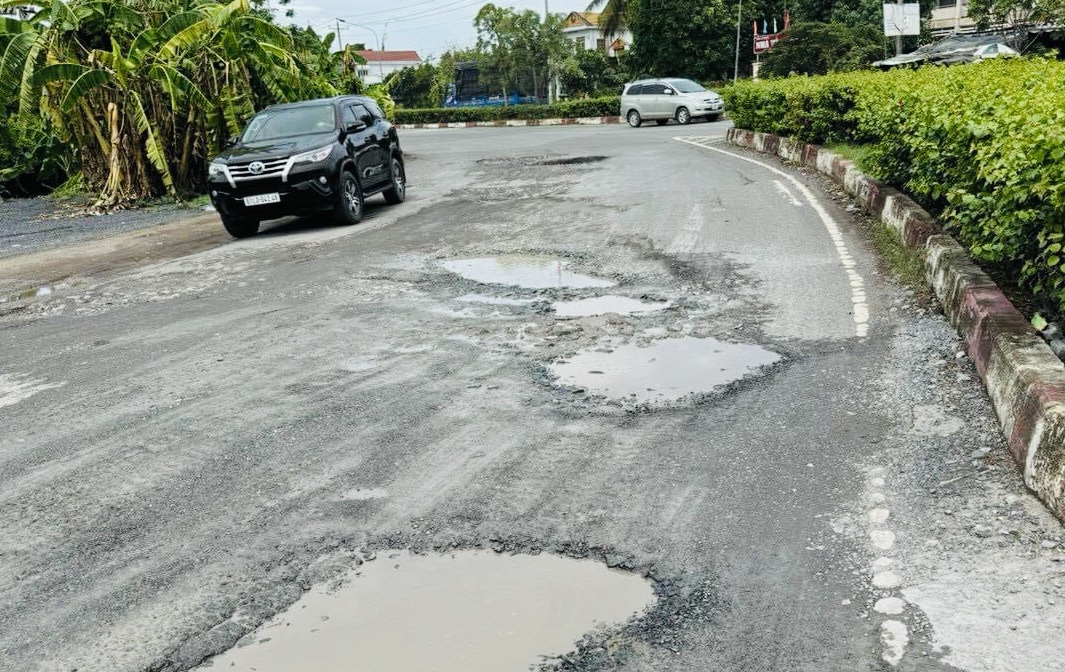 Bắt đầu sửa chữa đường dẫn lên cầu Thủ Biên nối Đồng Nai - Bình Dương- Ảnh 1.