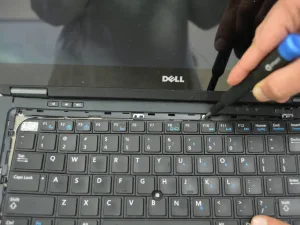 thay ban phim laptop dell gia bao nhieu 4 300x225 jpg