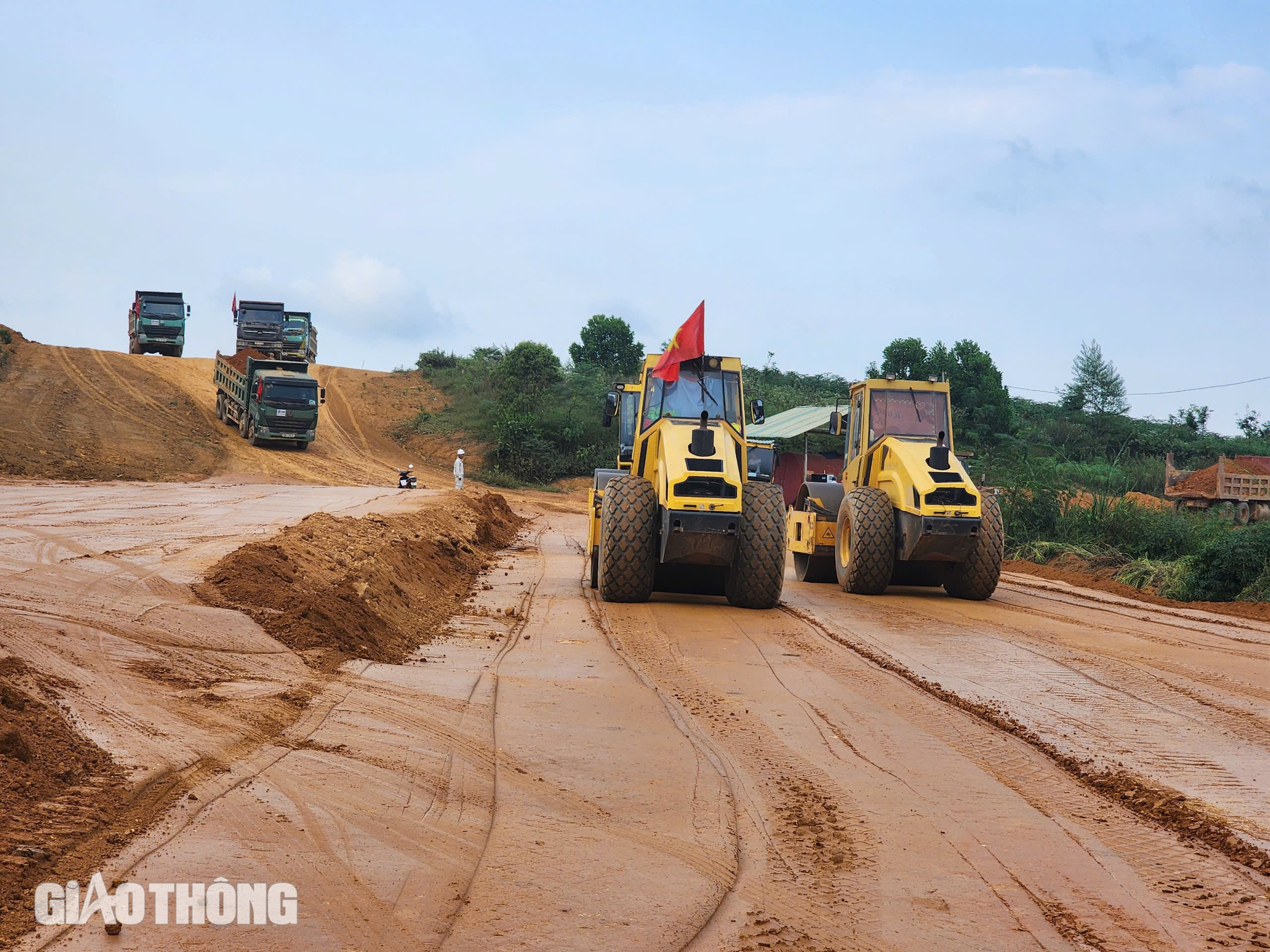 Những nút thắt nguy cơ gây "vỡ" tiến độ cao tốc Tuyên Quang - Hà Giang- Ảnh 1.