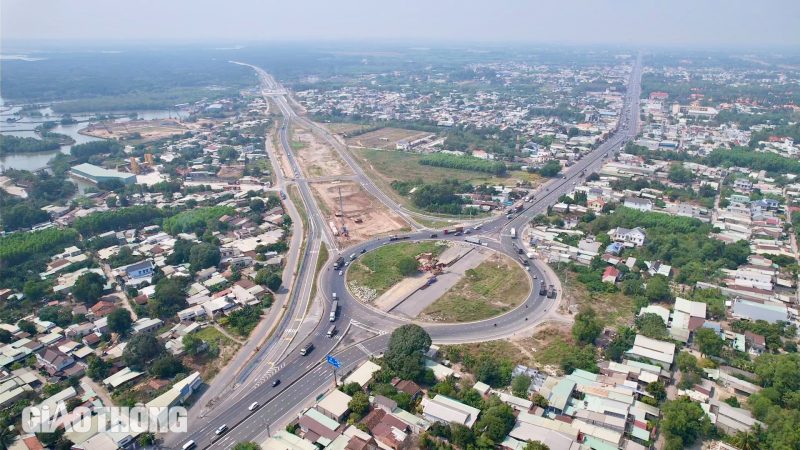 Cao tốc Bến Lức - Long Thành góp phần chia tải quốc lộ 51- Ảnh 1. Cao tốc Bến Lức - Long Thành góp phần chia tải quốc lộ 51- Ảnh 1.