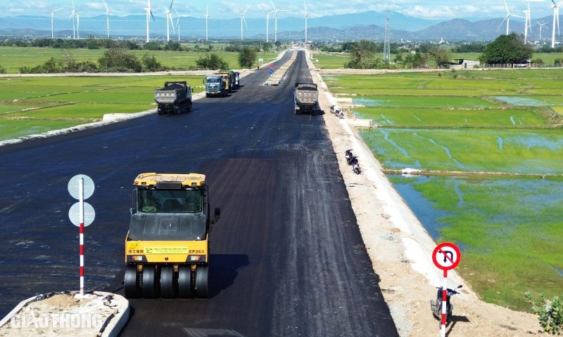 Đường Vành đai phía bắc Ninh Thuận thông xe cuối tháng 6/2025- Ảnh 3. Đường Vành đai phía bắc Ninh Thuận thông xe cuối tháng 6/2025- Ảnh 3.