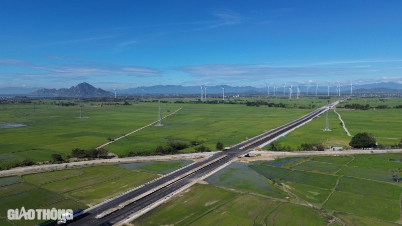 Đường Vành đai phía bắc Ninh Thuận thông xe cuối tháng 6/2025- Ảnh 9. Đường Vành đai phía bắc Ninh Thuận thông xe cuối tháng 6/2025- Ảnh 9.