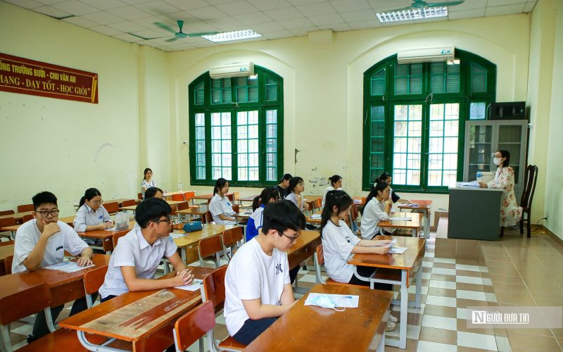 Cấm dạy thêm học thêm: