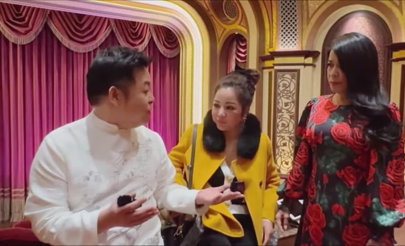 Quang Lê bị chỉ trích vì nhận tỷ phú Mỹ là anh rể - Ảnh 1. Quang Lê bị chỉ trích vì nhận tỷ phú Mỹ là anh rể - Ảnh 1.