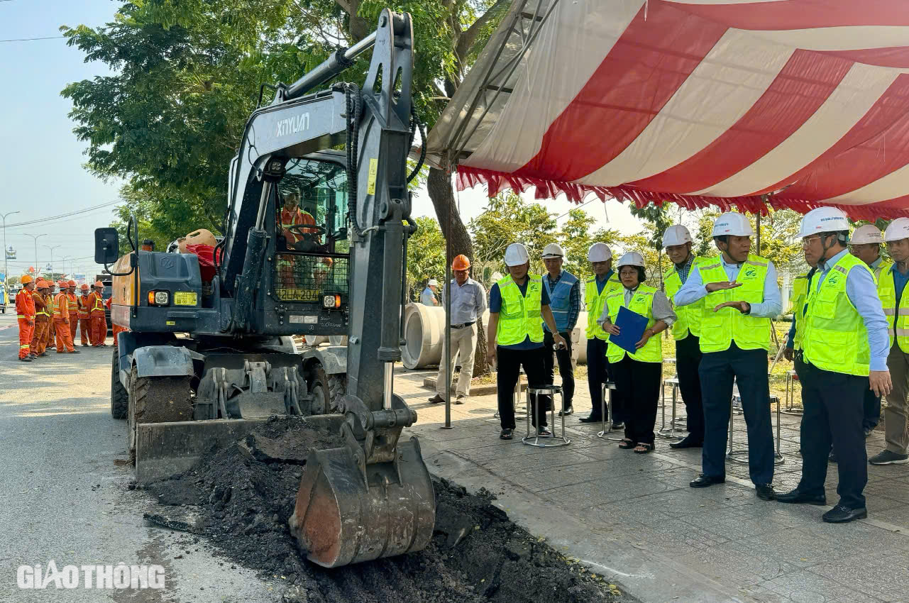 Bắt đầu duy tu hệ thống thoát nước trên QL51- Ảnh 3. Bắt đầu duy tu hệ thống thoát nước trên QL51- Ảnh 3.
