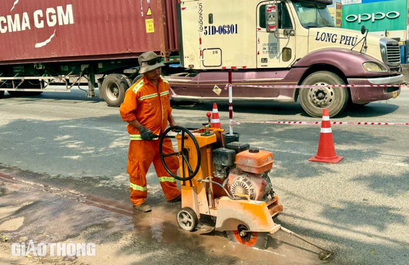 Đồng loạt khắc phục sửa chữa các điểm hư hỏng trên tuyến quốc lộ 51- Ảnh 13. Đồng loạt khắc phục sửa chữa các điểm hư hỏng trên tuyến quốc lộ 51- Ảnh 13.