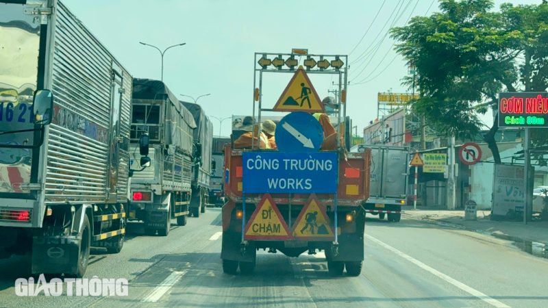 Đồng loạt khắc phục sửa chữa các điểm hư hỏng trên tuyến quốc lộ 51- Ảnh 7. Đồng loạt khắc phục sửa chữa các điểm hư hỏng trên tuyến quốc lộ 51- Ảnh 7.