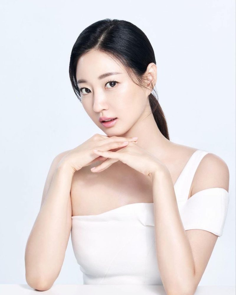Minh tinh Kim Sa-rang gây sốt vì mãi không già- Ảnh 3. Minh tinh Kim Sa-rang gây sốt vì mãi không già- Ảnh 3.