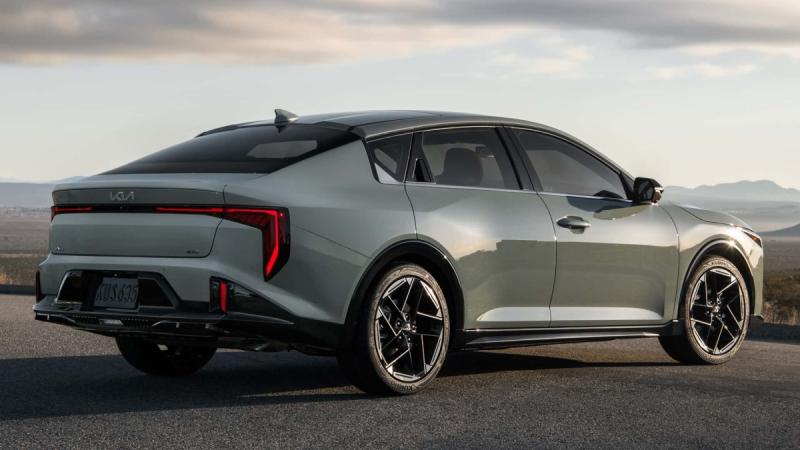 Thông số xe KIA K4: Đánh giá chi tiết và thông tin cần biết
