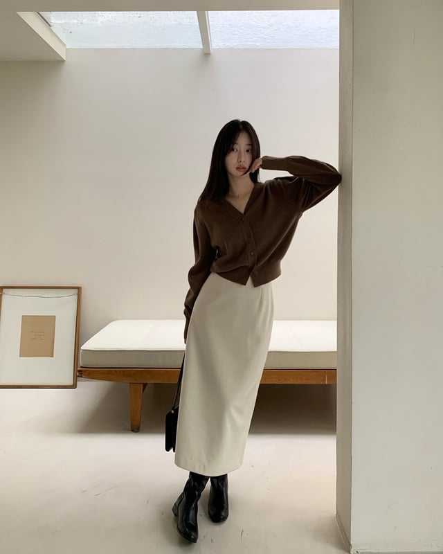 chanvay3-0835 Những gam màu như nâu, trắng kem hoặc hồng nhạt sẽ giúp bạn trông trẻ trung, cuốn hút hơn