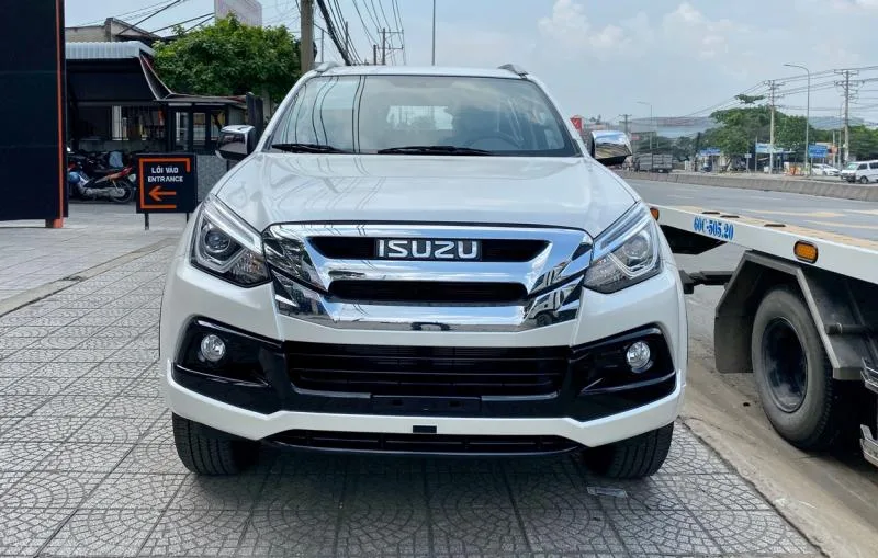 Đánh giá tiêu chuẩn về dòng xe Isuzu qua các phiên bản