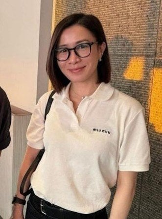 matmoc3-0907 Không ít người ngưỡng mộ làn da căng bóng, mịn màng của Xa Thi Mạn dù cô đã bước sang tuổi 49
