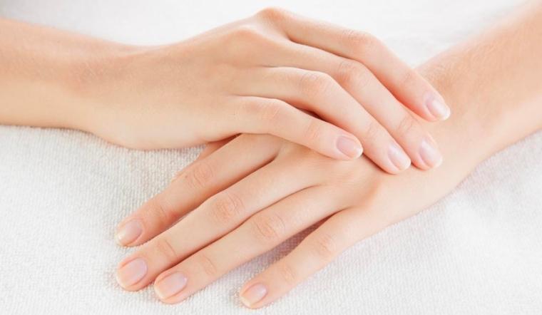 mongtay1-0916 Các loại thực phẩm giàu sắt, kẽm và vitamin cũng đóng vai trò quan trọng trong việc giúp móng cứng cáp